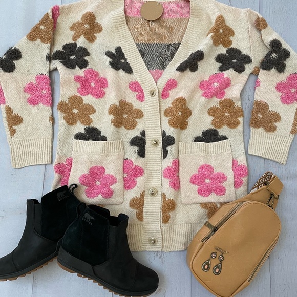 Multicolor floral embroidered cardigan sweater - Picture 6 of 12